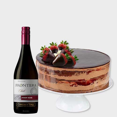 Choco Strawberry Cake with Red Wine
